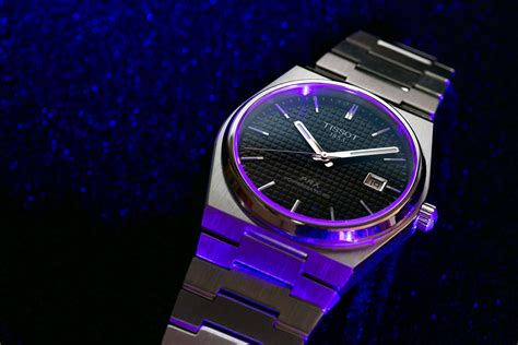 Why We Love This Totally ’80s Throwback Watch .